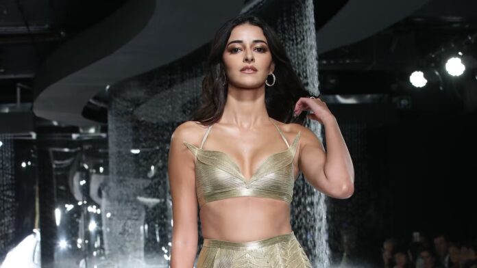 Ananya Panday looked beautiful in a golden shimmery dress, fans crazy about her s**xy figure