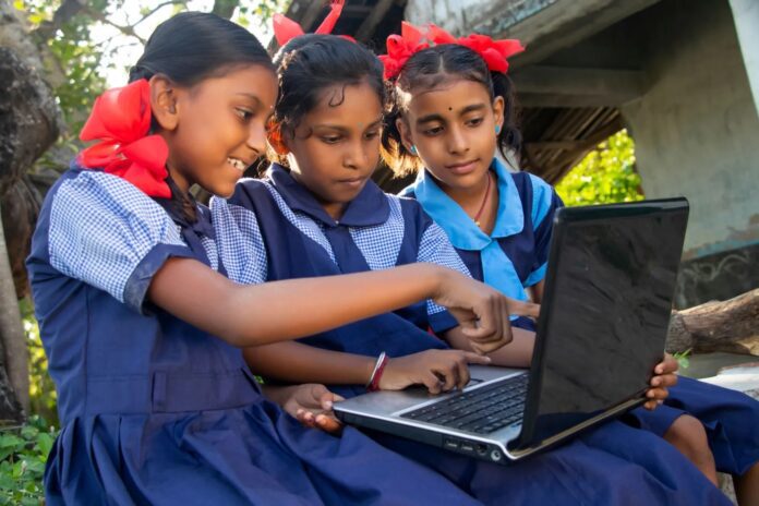 Government released 196 crore rupees for the purchase of laptops to 78 thousand meritorious students, 25-25 thousand reached each account