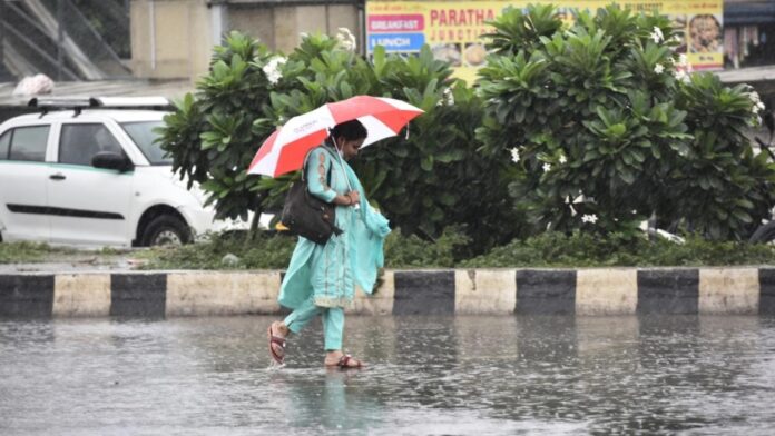 IMD Alert: Heavy rain, thunderstorm warning in 15 states till September 17, know forecast on Delhi-UP-Bihar