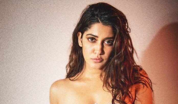 Web Series: Seeing this bo*ld web series of MX Player, you will forget the Ashram web series too Web Series: Seeing this bo*ld web series of MX Player, you will forget the Ashram web series too