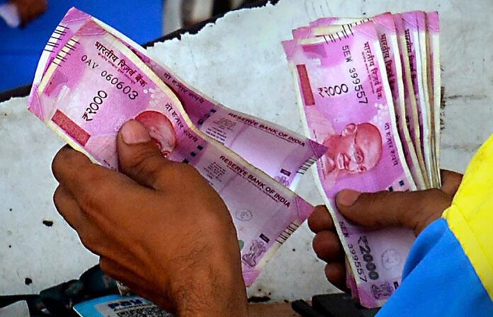 2000 Note Holders: Big Update! Now Rs 2000 note will not work here either, you can deposit it in banks till this date