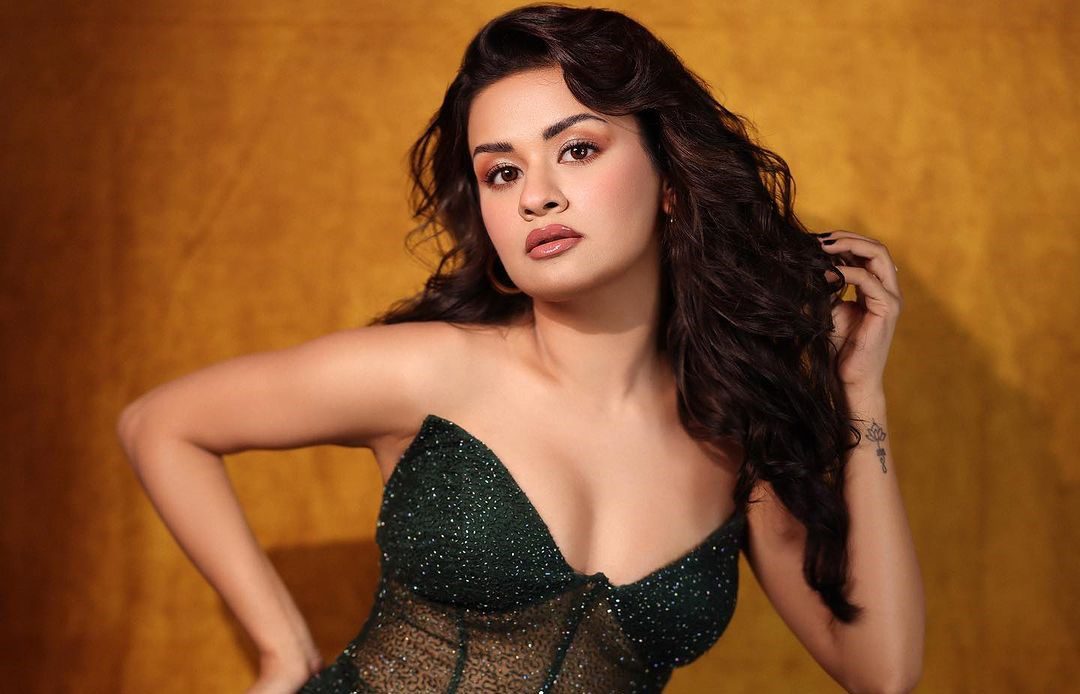 Avneet Kaur wore front open dress without bra, people trolled her