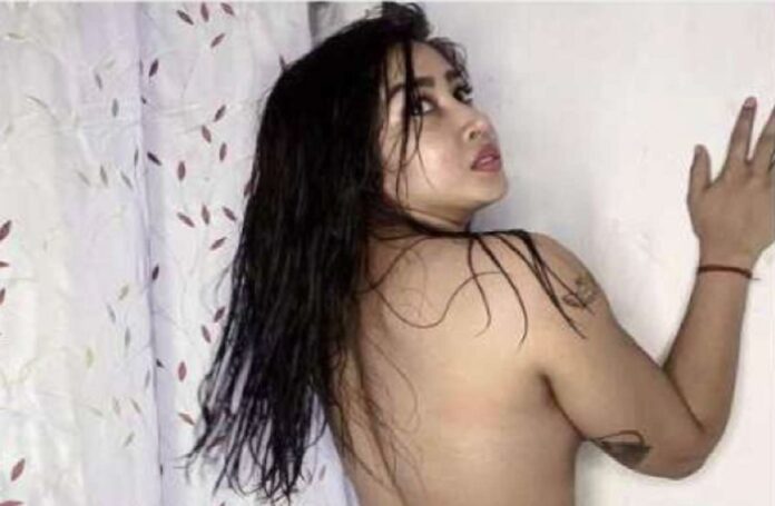 Watch Hot Video: This actress was changing clothes in front of the camera, video leaked