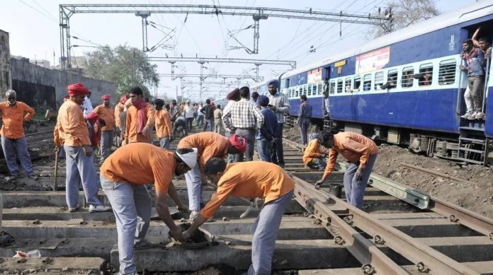 Railway Employees Bonus: Big Update! Cabinet announced productivity bonus for 78 days for these railway employees.