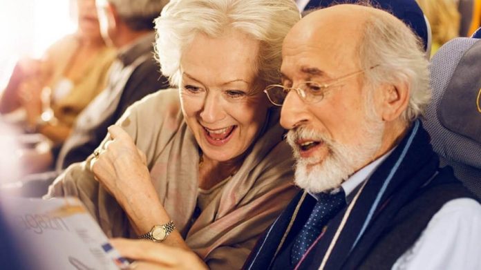 Senior Citizens Best Scheme: Big news! Senior citizen will get interest of Rs 20,050 on opening joint account, know how Senior Citizens Best Scheme: Big news! Senior citizen will get interest of Rs 20,050 on opening joint account, know how