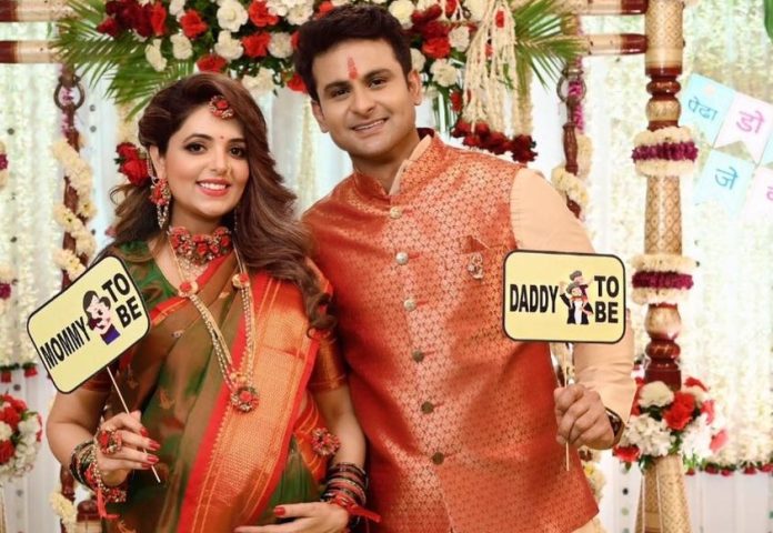 'The Kapil Sharma' show actress Sugandha Mishra danced in the baby shower, did puja with her husband, will become a mother after 2 years of marriage