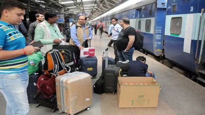 Railway Luggage Rules: Now your luggage will be weighed at the railway station too, if you exceed the limit you will have to pay a charge!