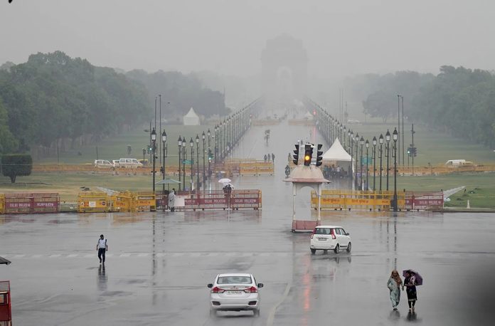 Delhi Weather Update: Chances of drizzle in Delhi today, know how the weather will be in the next four days? Delhi Weather Update: Chances of drizzle in Delhi today, know how the weather will be in the next four days?