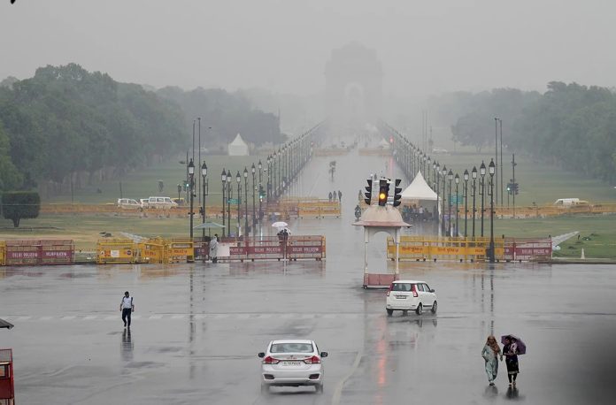 Delhi Weather Update: Chances of drizzle in Delhi today, know how the weather will be in the next four days?