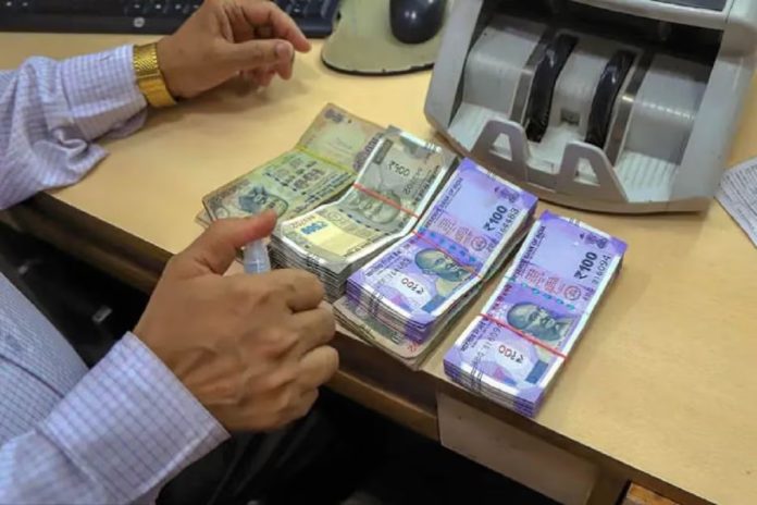 Bank Transaction: Big News! Tax will have to be paid on withdrawing money from bank account, know how much amount can be withdrawn in a year Bank Transaction: Big News! Tax will have to be paid on withdrawing money from bank account, know how much amount can be withdrawn in a year