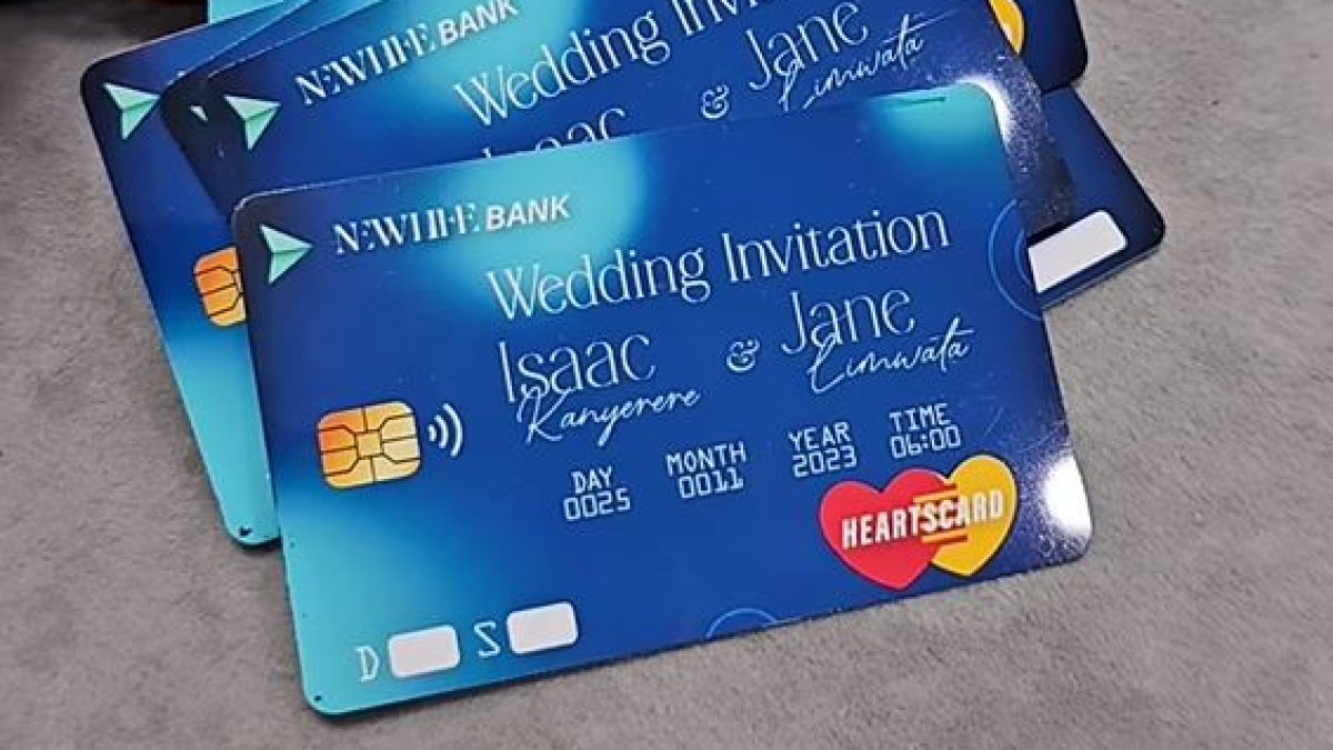 Invitations Cards: Video of wedding invitation card in ATM card style went viral, people were shocked to see it - informalnewz
