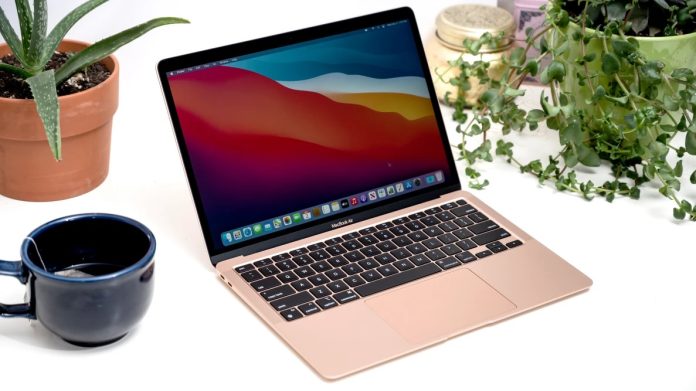 MacBook Air M1 is getting a bumper discount of Rs 27,000, this offer is available in Flipkart Sale. MacBook Air M1 is getting a bumper discount of Rs 27,000, this offer is available in Flipkart Sale.