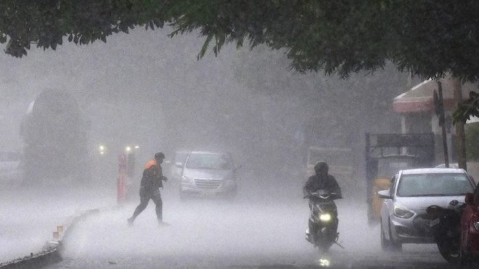 IMD Alert! There is a possibility of hailstorm in thirteen districts in the next 24 hours, know the latest updates.IMD Alert! There is a possibility of hailstorm in thirteen districts in the next 24 hours, know the latest updates.