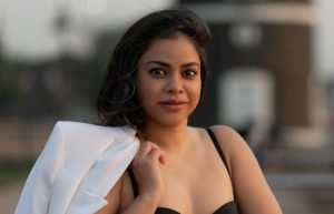 Kapil's onscreen wife Sumona Chakraborty gets her first award after 17 years, the actress's breath stopped