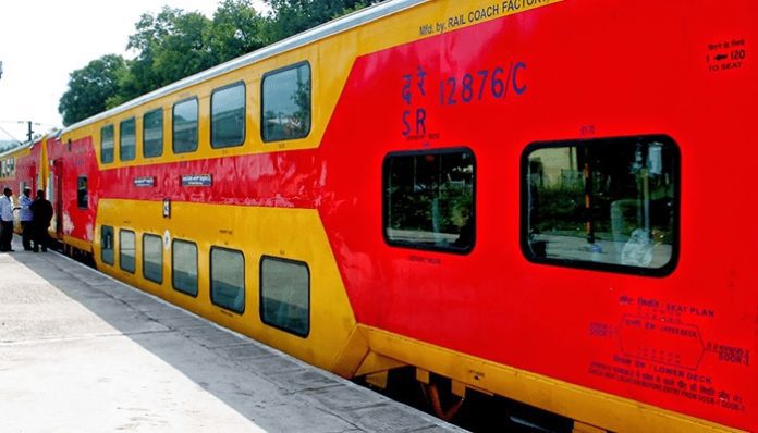 Train Passenger Compensation: Tejas Express delayed by 4 hours, now 1000 passengers will get this much compensation Train Passenger Compensation: Tejas Express delayed by 4 hours, now 1000 passengers will get this much compensation