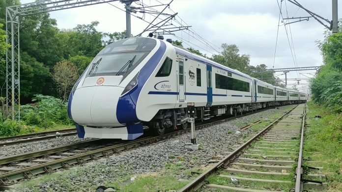 New Vande Bharat train will reach Kashmir in 13 hours, know from fare to timing New Vande Bharat train will reach Kashmir in 13 hours, know from fare to timing