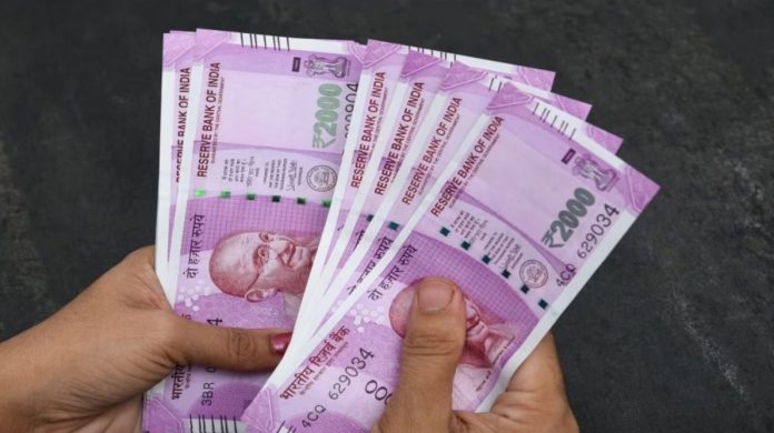 2,000 Rupees Note: RBI gave new update on ₹ 2,000 note, about Rs 8,897 crore still with the public
