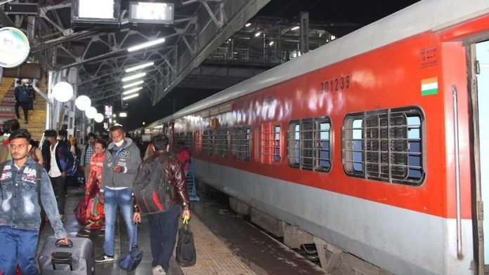 Summer Special Trains: 2 special trains will run from this station of UP to Mumbai-Pune, know the route-schedule Summer Special Trains: 2 special trains will run from this station of UP to Mumbai-Pune, know the route-schedule