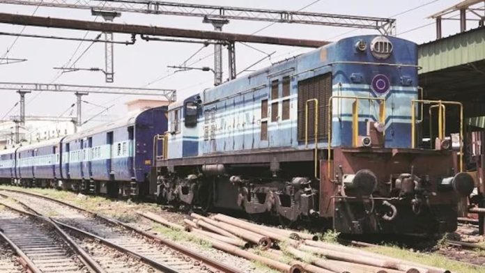 Railways Fare Cut: Railways cuts ticket fares, now tickets will be available for this much rupees