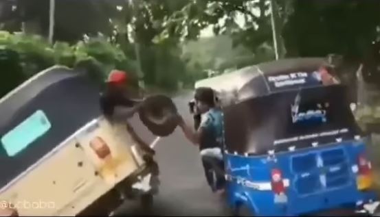 WATCH: Video of a man changing the wheel of a moving auto went viral, you will be shocked to see the video WATCH: Video of a man changing the wheel of a moving auto went viral, you will be shocked to see the video