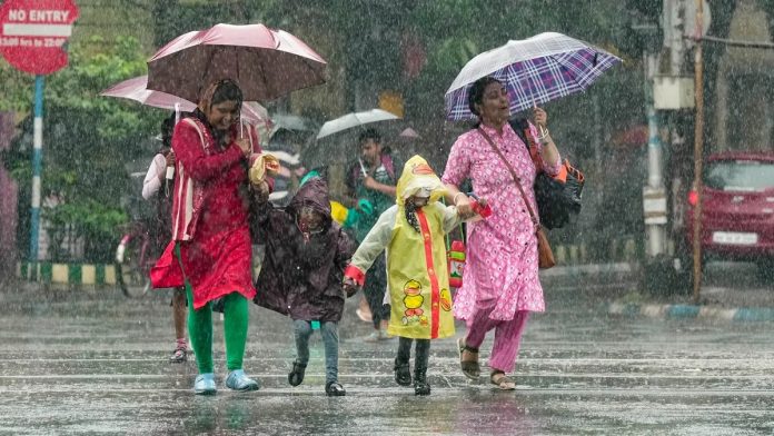 IMD Rainfall Update: Warning of storm with heavy rain issued in many states of the country, check the condition of your state. IMD Rainfall Update: Warning of storm with heavy rain issued in many states of the country, check the condition of your state.