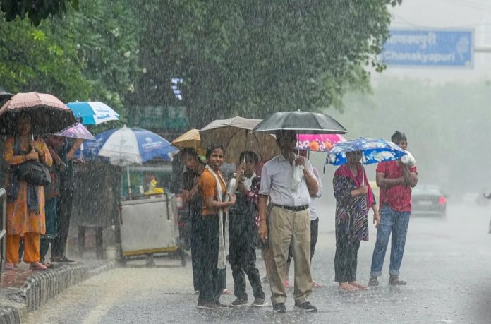 IMD Rainfall Update: Heavy rain and snowfall is going to occur in these areas in the next few hours, orange alert issued