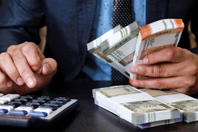 Cash Limit at Home: Income Tax Department can take action if you keep more cash at home than this Cash Limit at Home: Income Tax Department can take action if you keep more cash at home than this