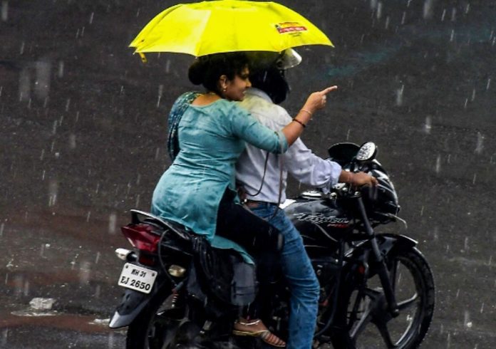 UP Weather Update: Alert of heavy rain for three days in UP, monsoon will soak many districts before returning UP Weather Update: Alert of heavy rain for three days in UP, monsoon will soak many districts before returning