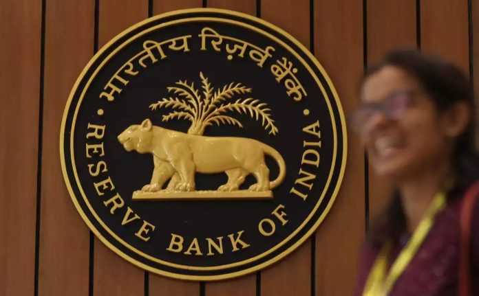 RBI Action: RBI imposed heavy fine on 5 banks, know what is the whole matter