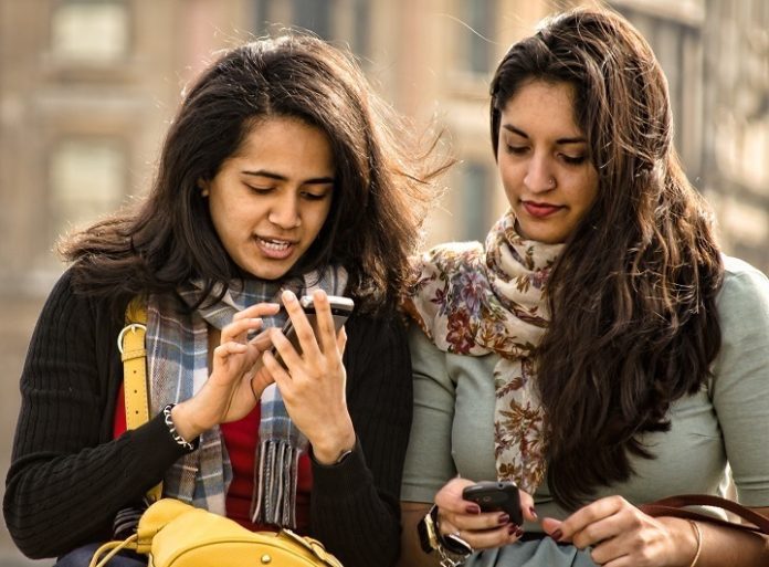 Now 4 people will be able to enjoy Amazon Prime, Disney+ Hotstar, Zee5 for ₹ 199 Now 4 people will be able to enjoy Amazon Prime, Disney+ Hotstar, Zee5 for ₹ 199