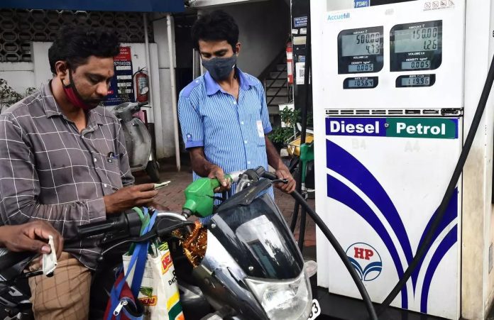 Petrol Diesel Price: How much did petrol and diesel cost today? Know the latest prices Petrol Diesel Price: How much did petrol and diesel cost today? Know the latest prices