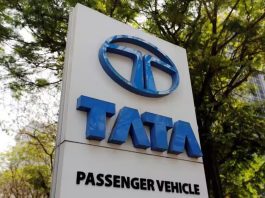 Tata Motors share price falls more than 9%; Know the new targets after Q4 results