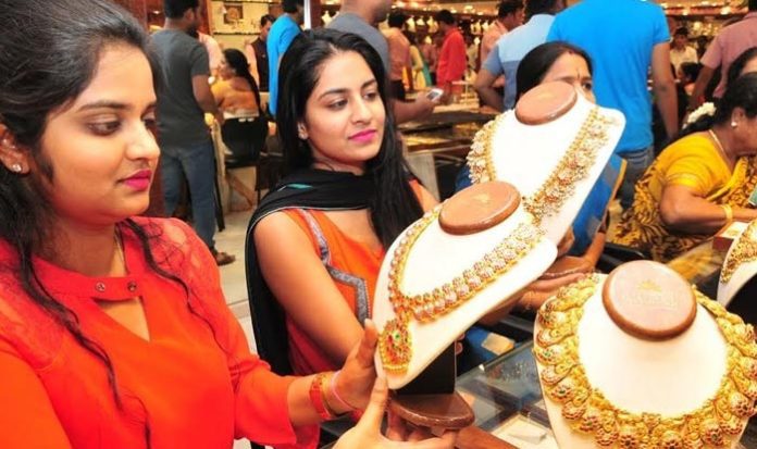 How much gold can Indians bring from Dubai, know the limit of custom free gold