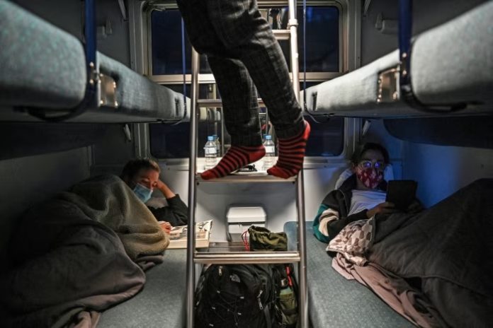 Indian Railways changed the rules for sleeping in AC and sleeper coaches, check immediately before traveling Indian Railways changed the rules for sleeping in AC and sleeper coaches, check immediately before traveling