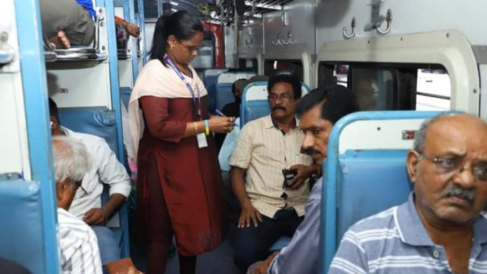 Indian Railways: Book tickets in this coach cheaper than Third AC, you will enjoy AC, your journey will become pleasant Indian Railways: Book tickets in this coach cheaper than Third AC, you will enjoy AC, your journey will become pleasant