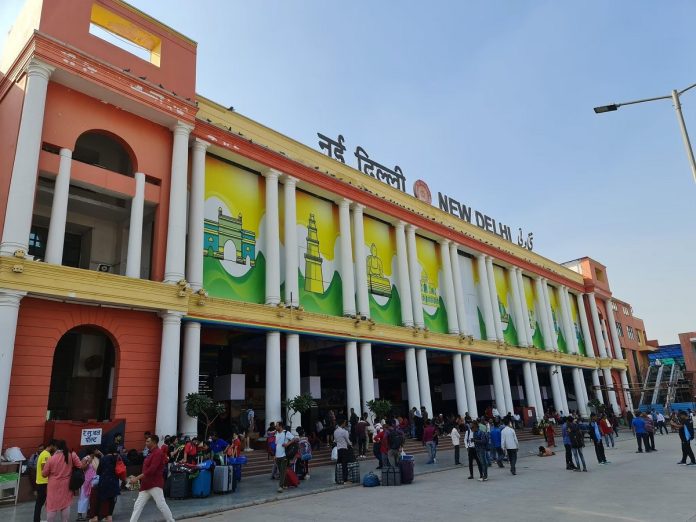 Railway Station Service: New system started at Delhi Railway Station, now passengers will get this facility Railway Station Service: New system started at Delhi Railway Station, now passengers will get this facility