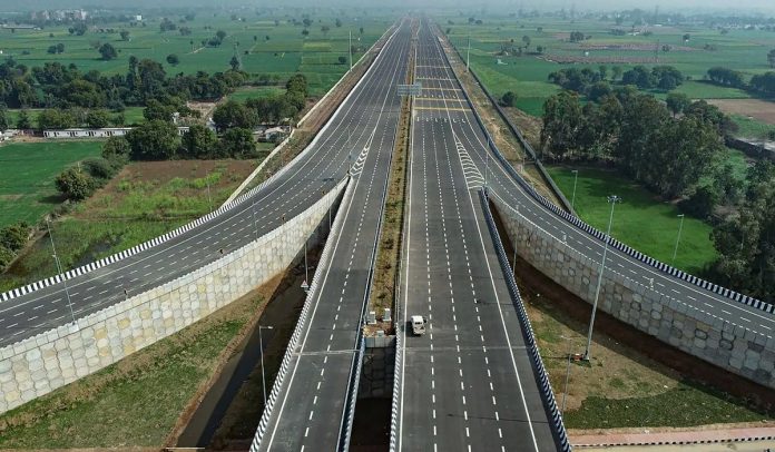 New expressways: 4 new expressways will be built at an expense of Rs 59 thousand crore, will cover 1063 KM New expressways: 4 new expressways will be built at an expense of Rs 59 thousand crore, will cover 1063 KM