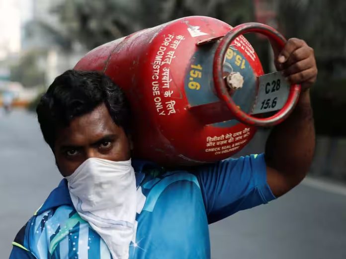 Free LPG Cylinders: LPG cylinders will be provided free of cost on Holi and Diwali, CM announces