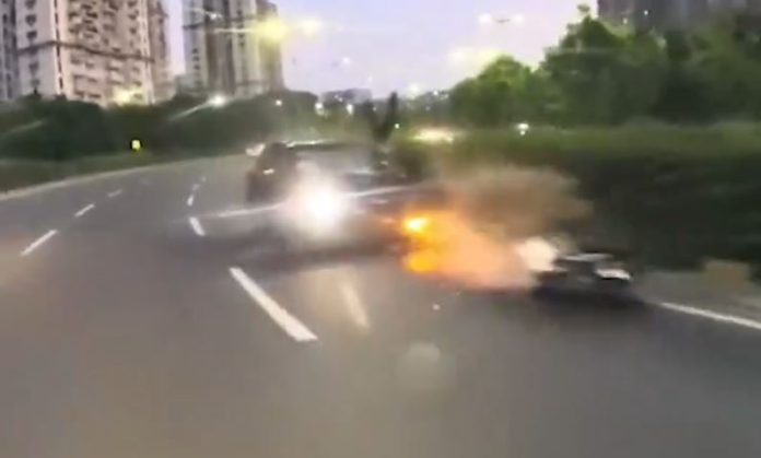 Viral Video: SUV car hits bike rider, man dies, watch the horrifying video Viral Video: SUV car hits bike rider, man dies, watch the horrifying video