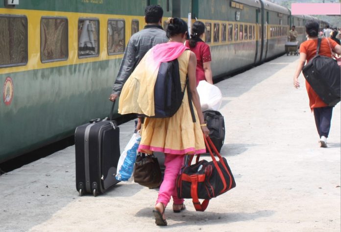 Railways announced 28 special trains for confirmed seats on Holi, check the status immediately Railways announced 28 special trains for confirmed seats on Holi, check the status immediately
