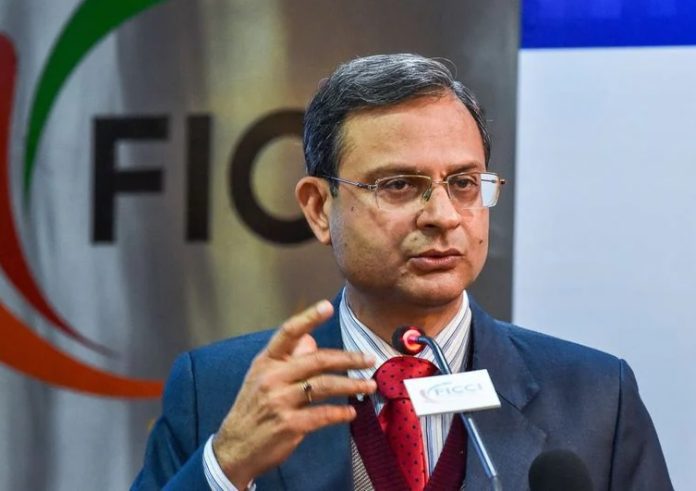 RBI Action: RBI imposed a huge fine on these 5 banks for breaking the rules, do you have an account in them? RBI Action: RBI imposed a huge fine on these 5 banks for breaking the rules, do you have an account in them?