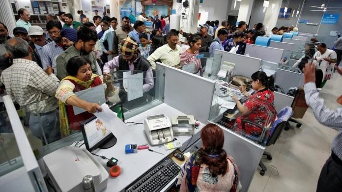 Student Savings Account: Best savings account for students! Which bank is giving more benefits? Student Savings Account: Best savings account for students! Which bank is giving more benefits?