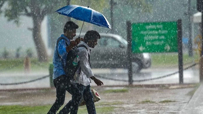 Delhi NCR Weather: Rain warning with thunderstorm in Delhi-NCR, Meteorological Department issued yellow alert Delhi NCR Weather: Rain warning with thunderstorm in Delhi-NCR, Meteorological Department issued yellow alert