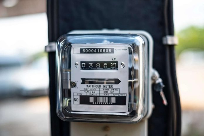 Reduce Electricity Bills: These smart ways can reduce your electricity bills; you'll benefit by thousands of rupees.