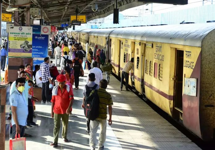 Railways changed entry-exit rules at New Delhi station, know this, otherwise there may be problems.