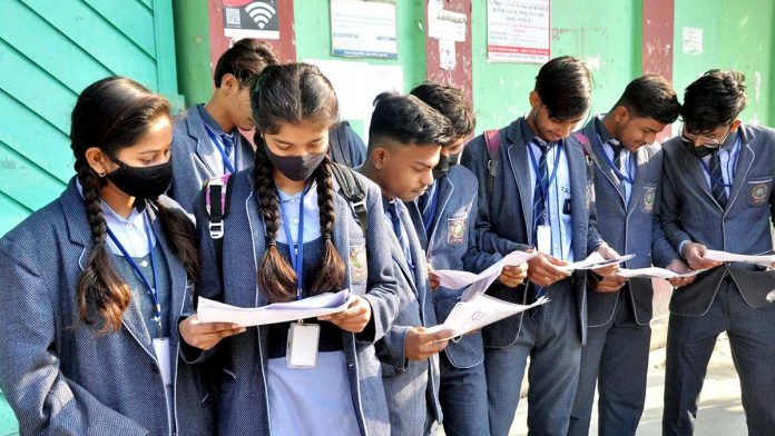 CBSE Board Exam: Big news for 12th class students! Now children studying in this school will not be able to give board exam, order issued CBSE Board Exam: Big news for 12th class students! Now children studying in this school will not be able to give board exam, order issued