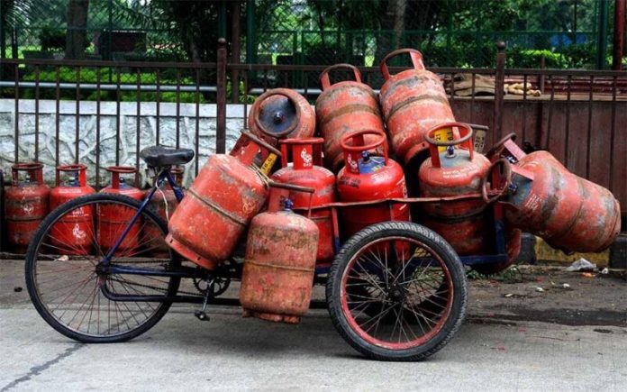 Free LPG cylinder: Who will get a free LPG cylinder on Diwali and how? Know the complete process to get it. Free LPG cylinder: Who will get a free LPG cylinder on Diwali and how? Know the complete process to get it.