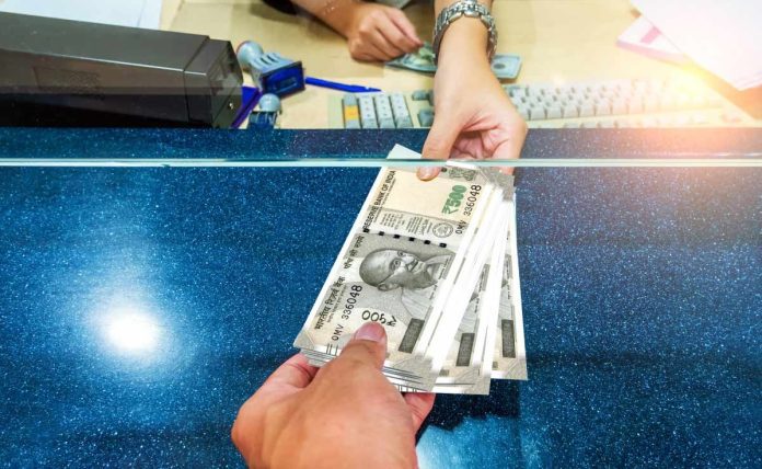 Bank Minimum Balance Charges: These 6 banks including SBI have abolished the minimum balance charge on savings accounts Bank Minimum Balance Charges: These 6 banks including SBI have abolished the minimum balance charge on savings accounts