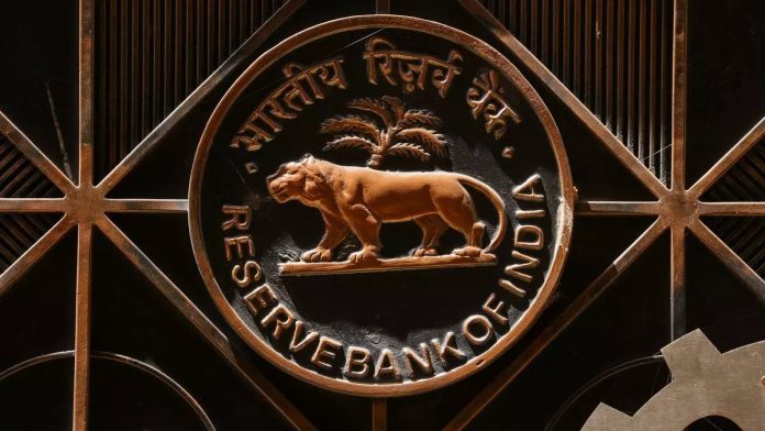 4 Bank Penalty: RBI imposed a heavy fine on these 4 banks, ignoring the rules proved costly 4 Bank Penalty: RBI imposed a heavy fine on these 4 banks, ignoring the rules proved costly