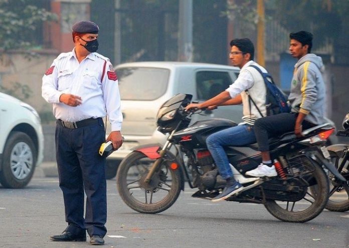 Traffic police issued new circular regarding those who ride bikes and scooters without helmets; Check the updateTraffic police issued new circular regarding those who ride bikes and scooters without helmets; Check the update Traffic police issued new circular regarding those who ride bikes and scooters without helmets; Check the update